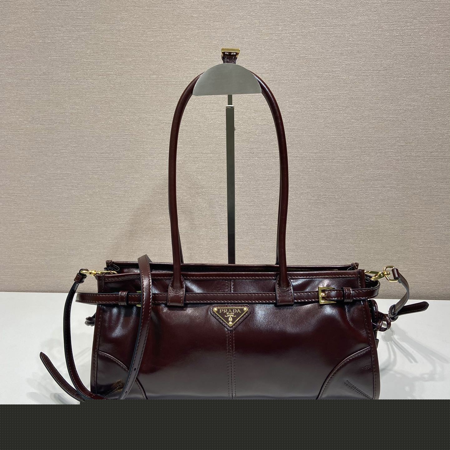 Pra*a top handle bags